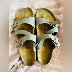 Birkenstock sandals - like new